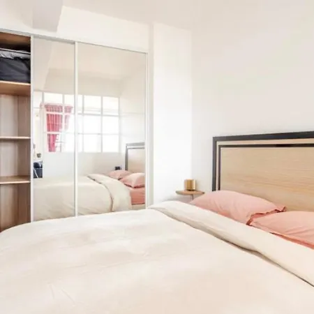 Appartamento Vue Imprenable Sur La Tour Eiffeil Parigi