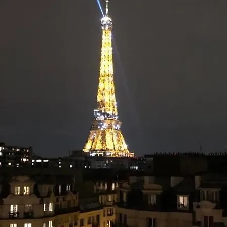 Vue Imprenable Sur La Tour Eiffeil Apartment