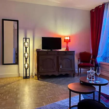 Vue Imprenable Sur La Tour Eiffeil * Paris