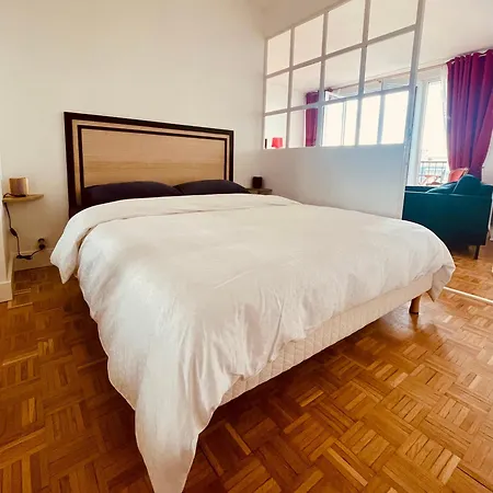 Vue Imprenable Sur La Tour Eiffeil