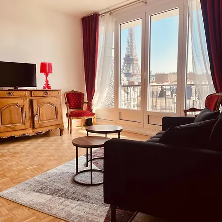 Vue Imprenable Sur La Tour Eiffeil